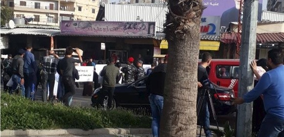 قطع طريق دوار ابو علي بالاتجاهين.. وانتشار للجيش 