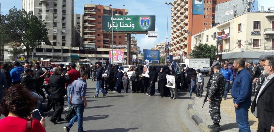 بالفيديو: اعتصام لاهالي الموقوفين الاسلاميين.. وصدم إمرأة!