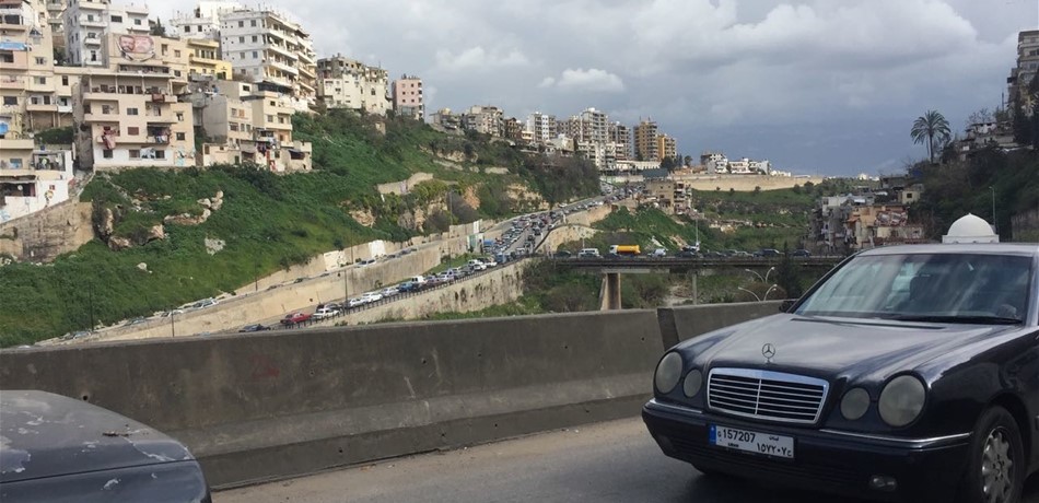 بالصور.. طرابلس "تختنق" بزحمة السير 