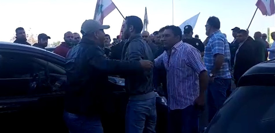 بالفيديو.. إشكال خلال اعتصام العسكريين في شتورة