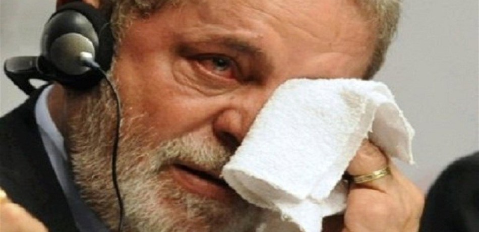 نجاة رئيس أسبق من محاولة اغتيال!