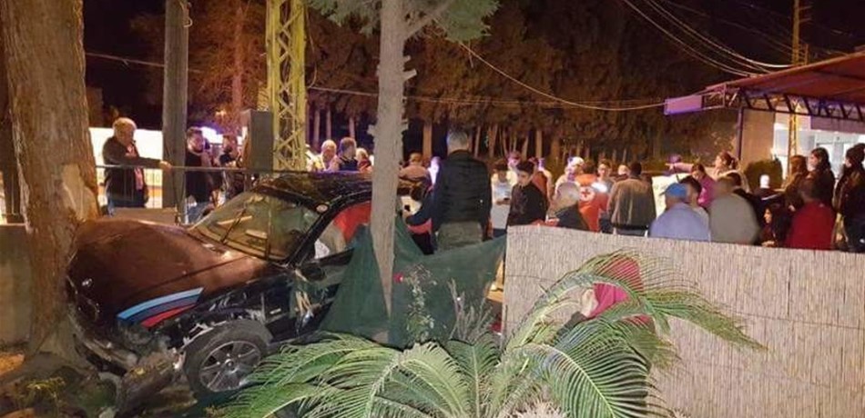 بالصورة.. جريحان نتيجة تدهور سيارة على طريق اميون