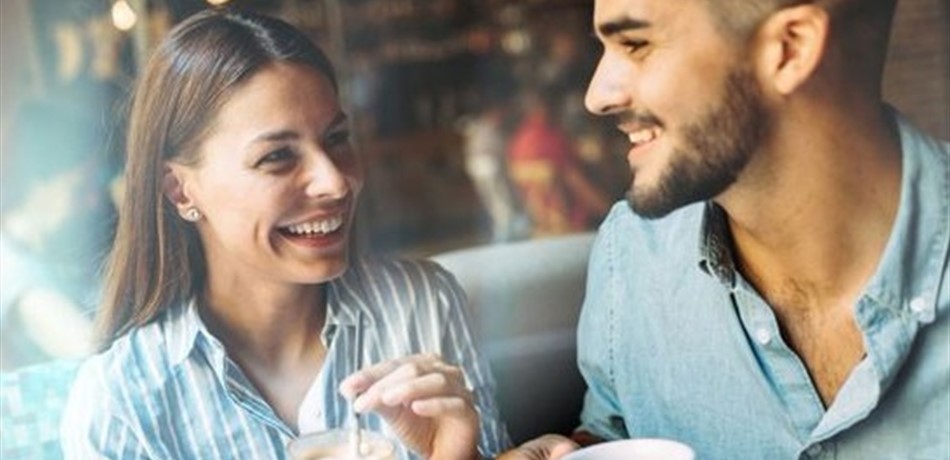 تصرّفات تدلّ أنه يحبك لكنه يرفض الاعتراف!