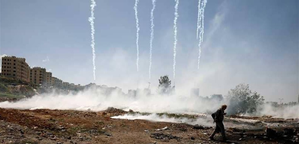 "جمعة دامية".. مستوطنون يطلقون النار على فلسطيني بالضفة 