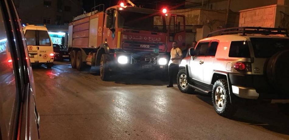 الدفاع المدني يخمد حريقاً داخل مستودع للمواد الغذائية في زحلة