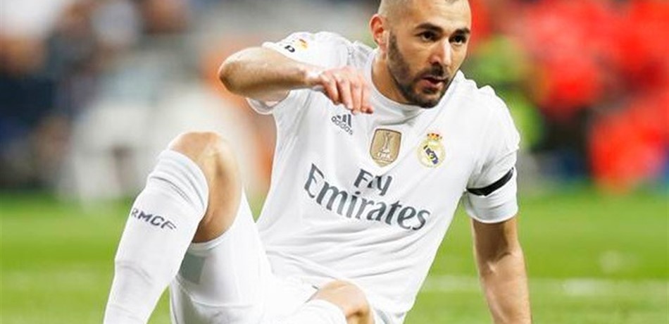 بنزيما يرد بقسوة على منتقديه.. "أنا لاعب كبير"!