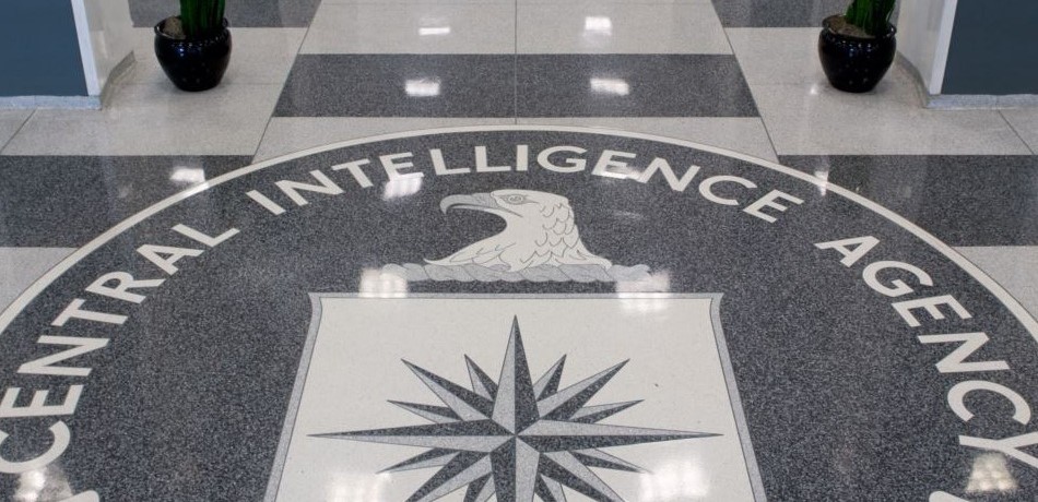 القبض على امرأة اقتحمت مقر CIA!