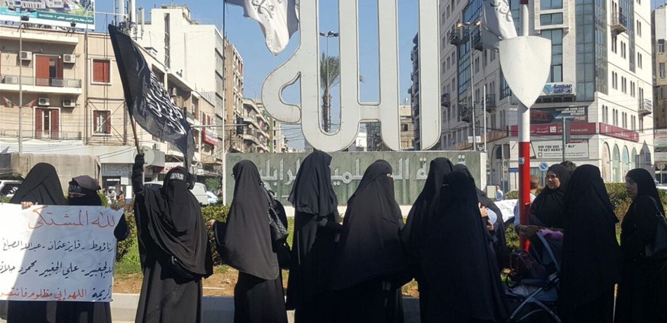 أهالي الموقوفين الاسلاميين قطعوا كل الطرق المؤدية إلى ساحة النور