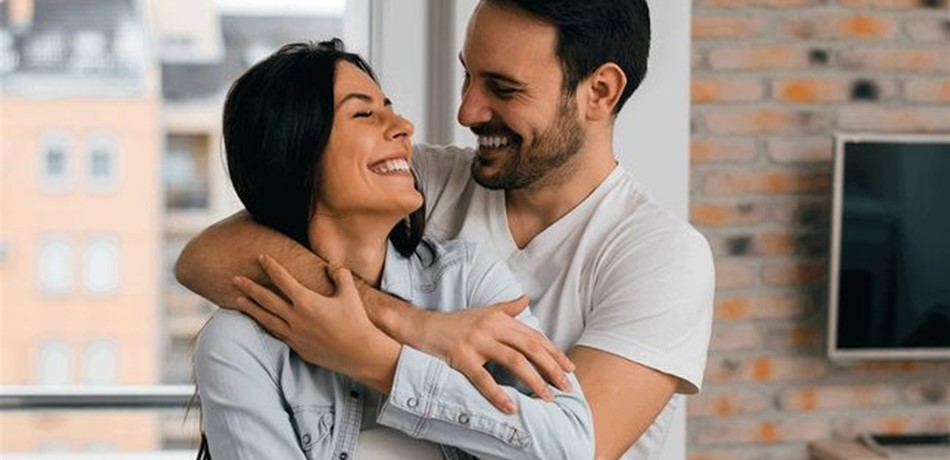 4 زيوت طبيعية تعيد الشرارة للعلاقة الزوجية!