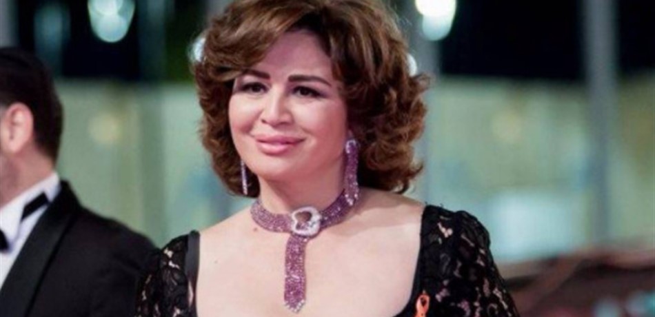 بالفيديو.. الهام شاهين تهاجم فجر السعيد وتهددها!