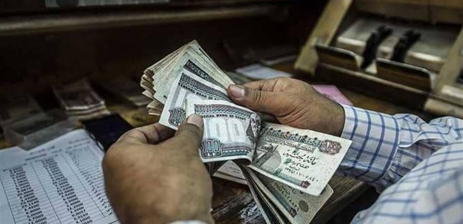 بالأرقام.. أكثر 10 جنسيات تحوّل نقودًا إلى بلادها