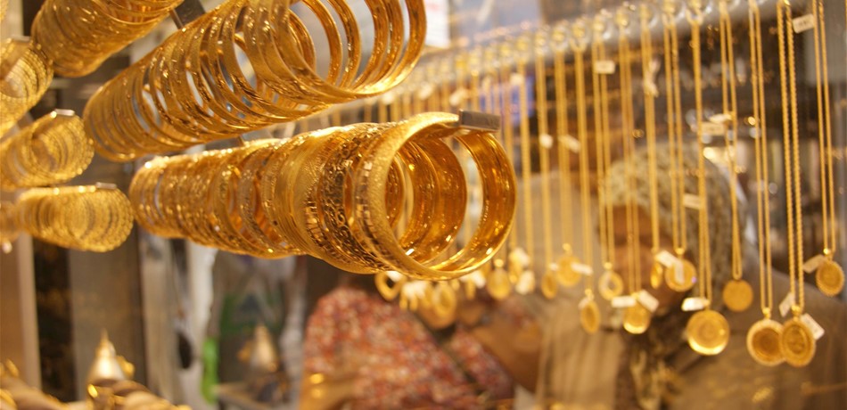 الذهب إلى أدنى مستوى والدولار يواصل الصعود