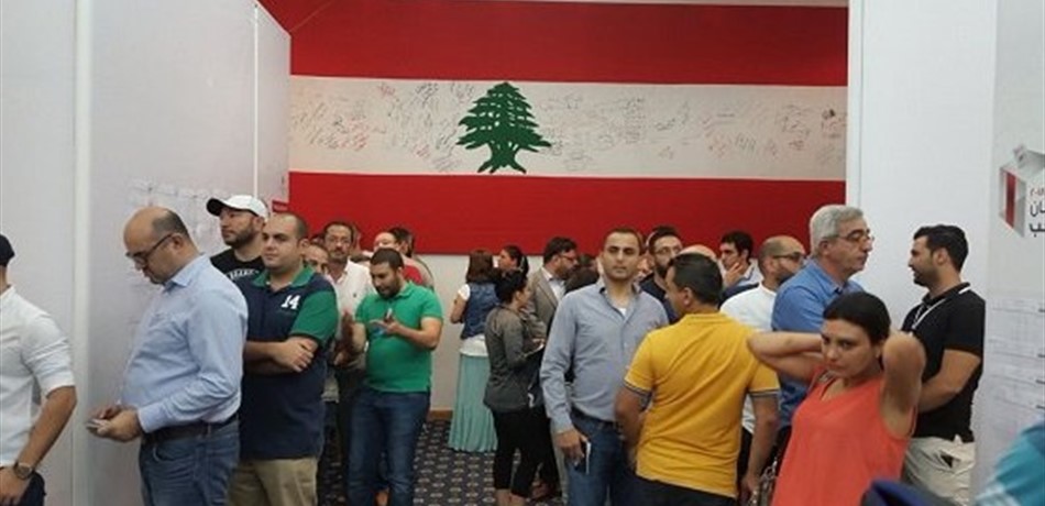 المرحلة الأولى من انتخابات المغتربين.. عاصفة رملية بالكويت و"عقبات" في دبي