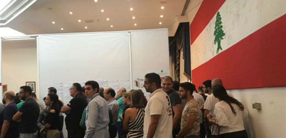 إشكال داخل أحد أقلام الإقتراع في دبي