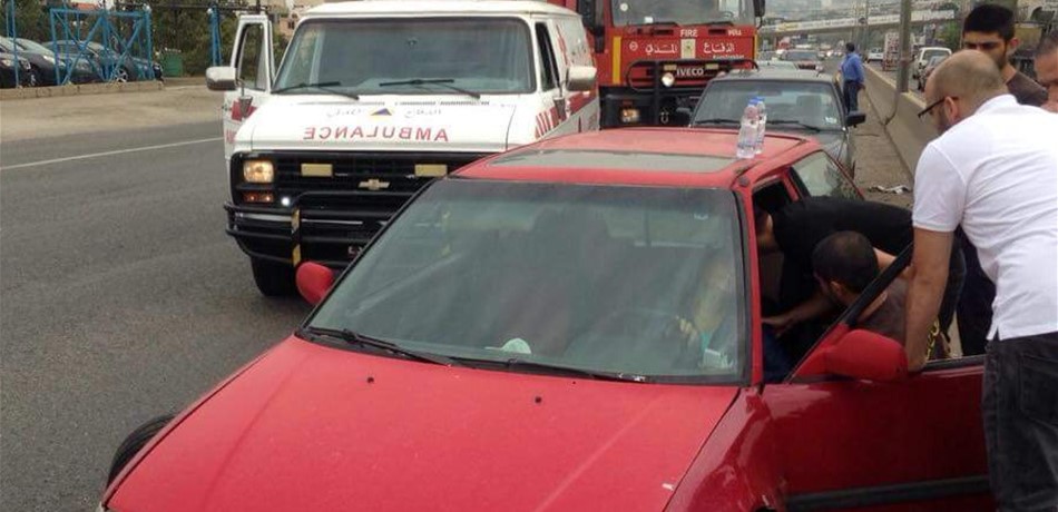 بالصورة.. جريحة بحادث اصطدام في البوار