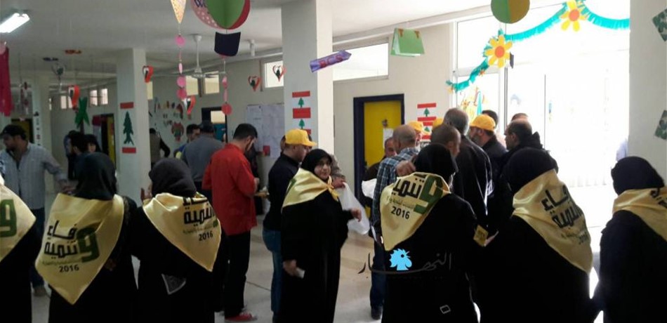 السفير يسأل: أين مندوبو "حزب الله​" في مراكز الاقتراع؟!