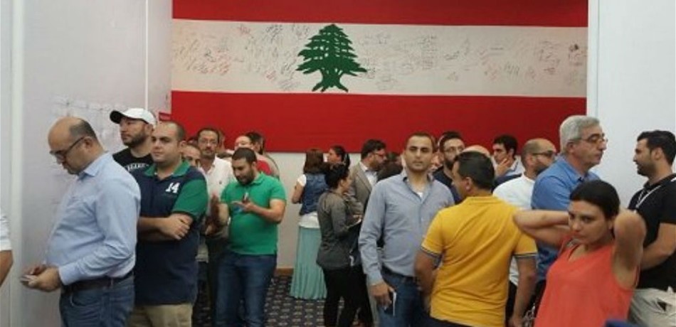 إلى المغتربين... هكذا يمكنكم التواصل مع "الخارجيّة"
