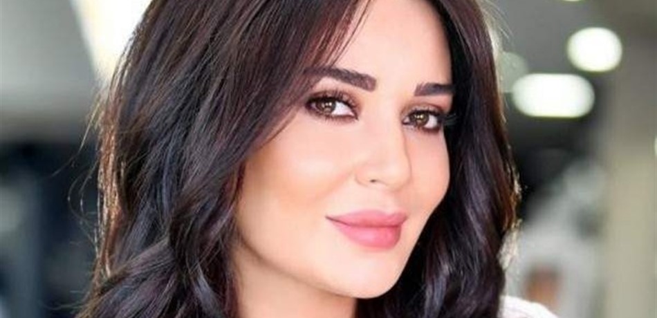 بالفيديو.. سيرين عبد النور أفضل ممثلة عن مسلسل " قناديل العشاق " 