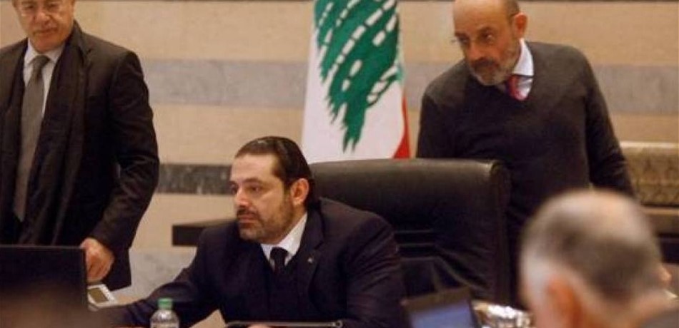 15 شهراً و70 جلسة للحكومة.. إخفاقات وإنجازات مشوّهة