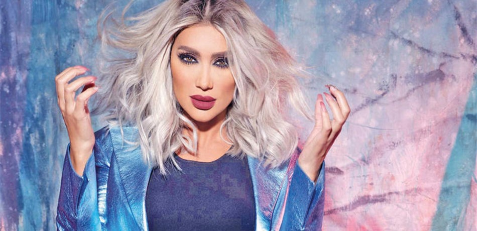 بالصورة.. مايا دياب بإطلالة أنوثية "مثيرة"