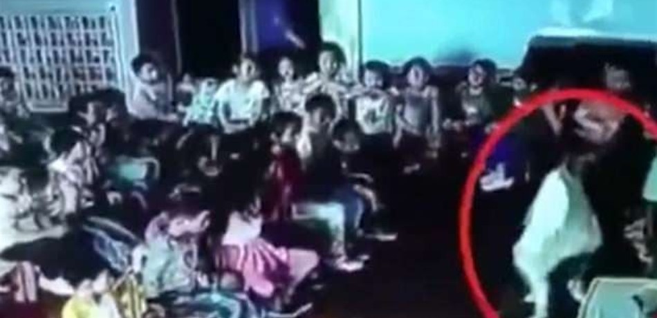بالفيديو.. مربّية حضانة تعتدي على طفلة الـ 5 سنوات!