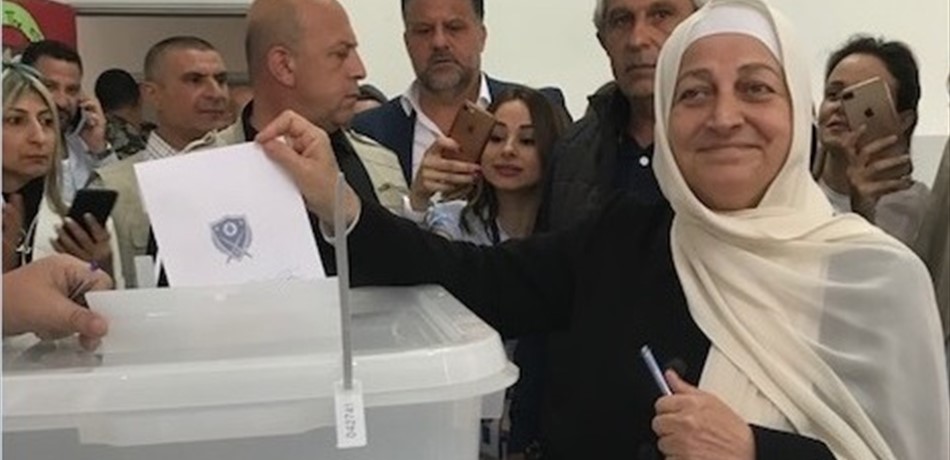 بهية الحريري بعد الادلاء بصوتها: نرضى بالنتائج التي ستصدر