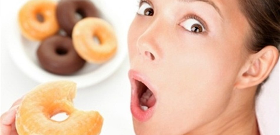 تخلّصي من مشكلة الأكل "العاطفي".. قبل أن تدمّري صحّتك!