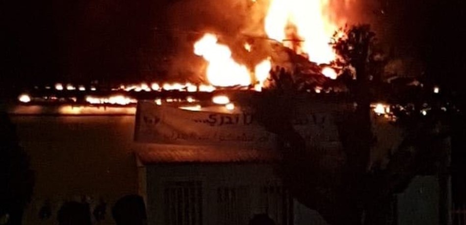 بالصور.. حريق داخل سنترال بر الياس