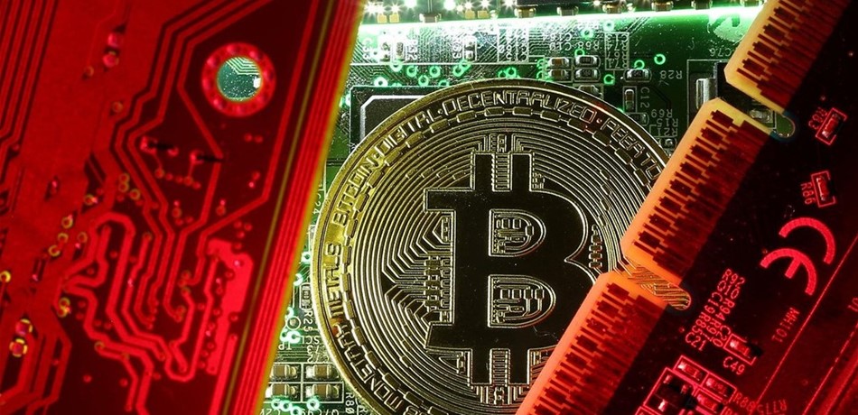 خسائر عنيفة.. "إي أو إس" تسحب البساط من "بيتكوين"