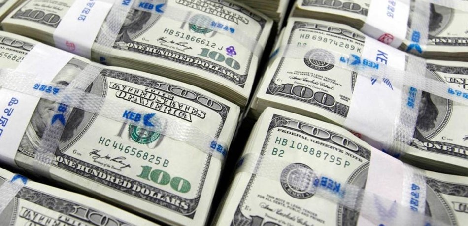 العقوبات ورفع الفائدة والحرب التجارية