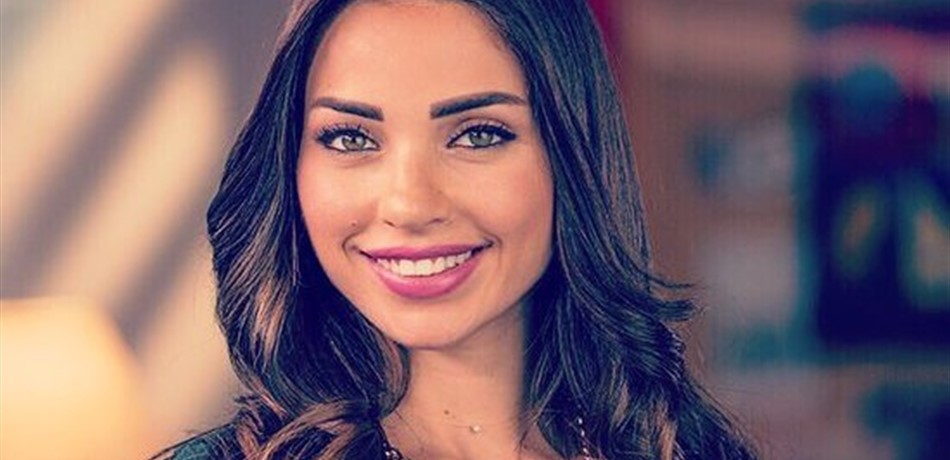 بالصور.. هل تتّجه داليدا خليل نحو الغناء؟!