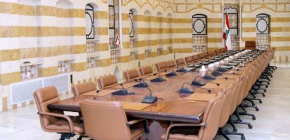 لحكومة تكنوقراط... هربًا من شروط "حزب الله"