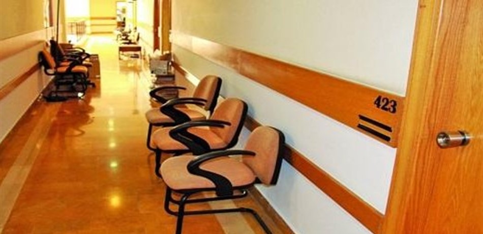  نواب "التسع سنوات" أستبدلوا مكاتبهم بإخرى مطلّة!