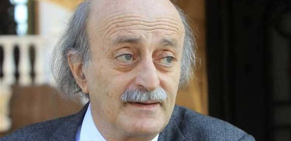 بالصورة.. مع من تناول جنبلاط العشاء أمس؟ 