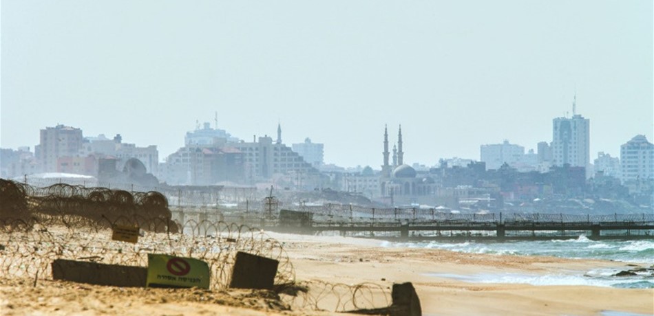 بعد جدار العزل.. إسرائيل تبدأ في بناء ساتر بحري
