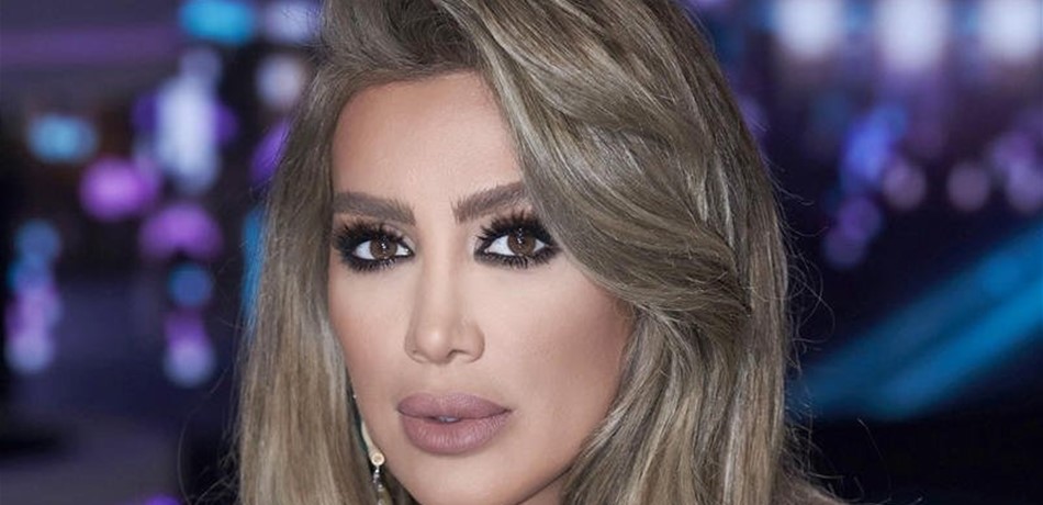 بالصورة.. مايا دياب تخطف الأنظار باكسسوار على أنفها! 