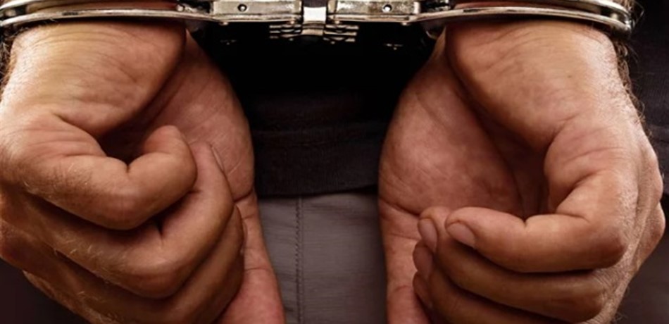 بحقّه 15 مذكّرة.. أحد أخطر المطلوبين بقبضة مفرزة بيت الدين القضائية!