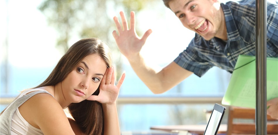 كيف تتصرفين عندما تقابلين حبيبك السابق فجأة؟!