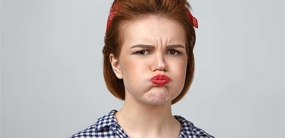 كيف تؤثّر "كشرة" المرأة على زوجها؟