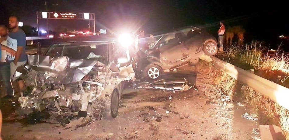 بالصورة.. جرحى بحادث مروّع ليلا مقابل نفق نهر الكلب