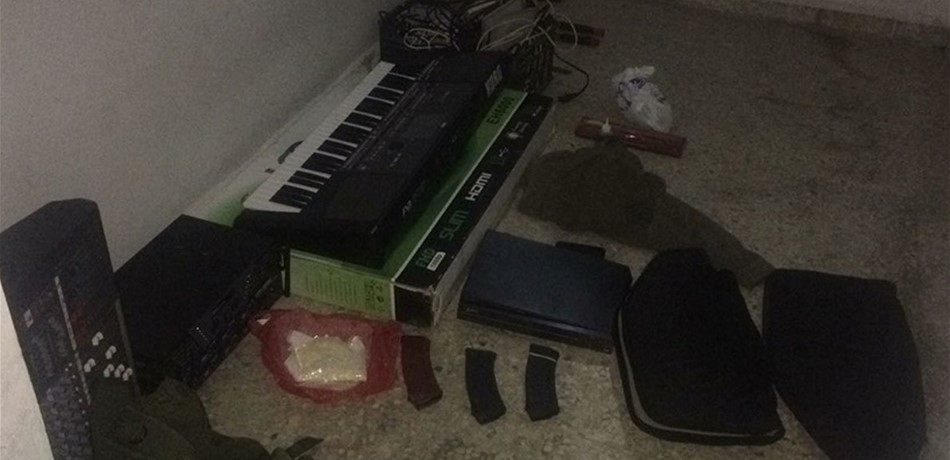 بالصورة: عملية دهم في بريتال.. وهذا ما ضبطته المخابرات! 