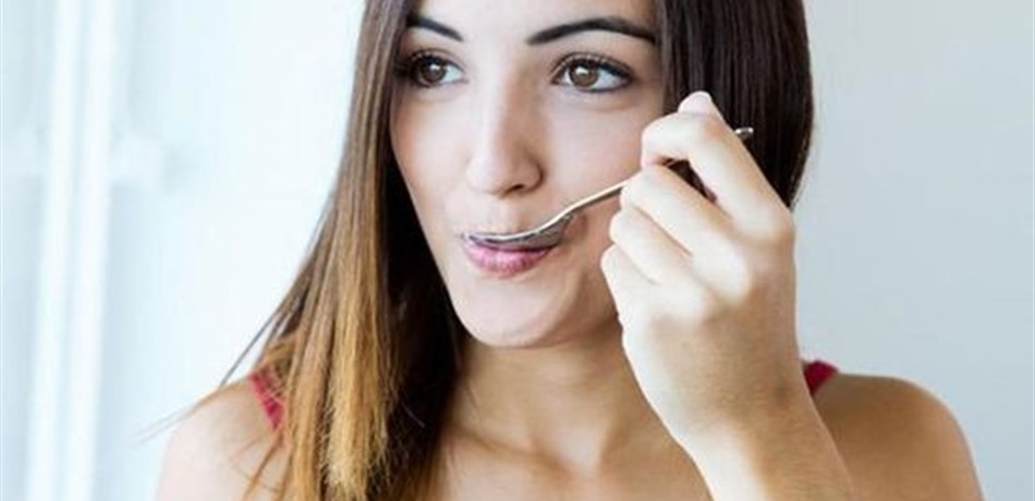 تناولي هذه البذور مع اللبن.. واخسري 4 كلغ قبل حلول العيد!