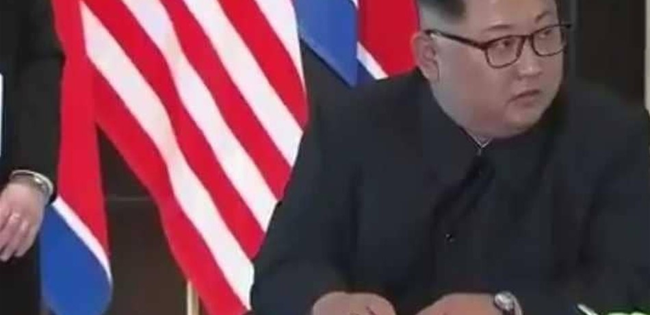 بعدما أخذ مرحاضه معه.. كيم يرفض التوقيع بقلم ترامب! 