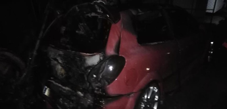 بالصور: "ولعت" في الحدت.. احتراق غرفة و5 خزانات مازوت وسيارتين!