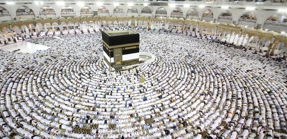 المسجد الحرام.. أسطول جوي لحماية ملايين المعتمرين برمضان