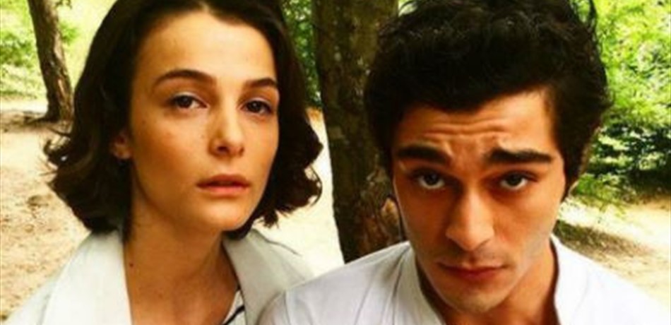 ممثل شهير ينفي انفصاله عن حبيبته.. والأخيرة تحرجه وتؤكد العكس