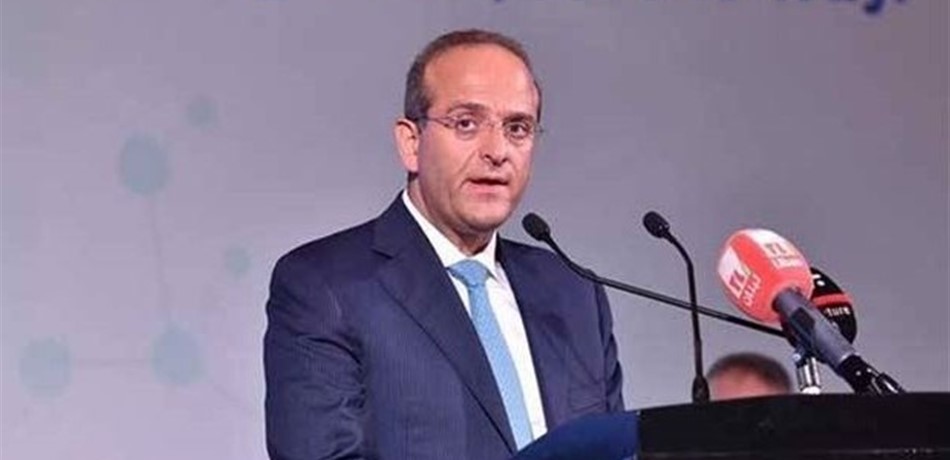وزير الاقتصاد يردّ على جنبلاط أيضاً.. هل يدفع من جيبه؟