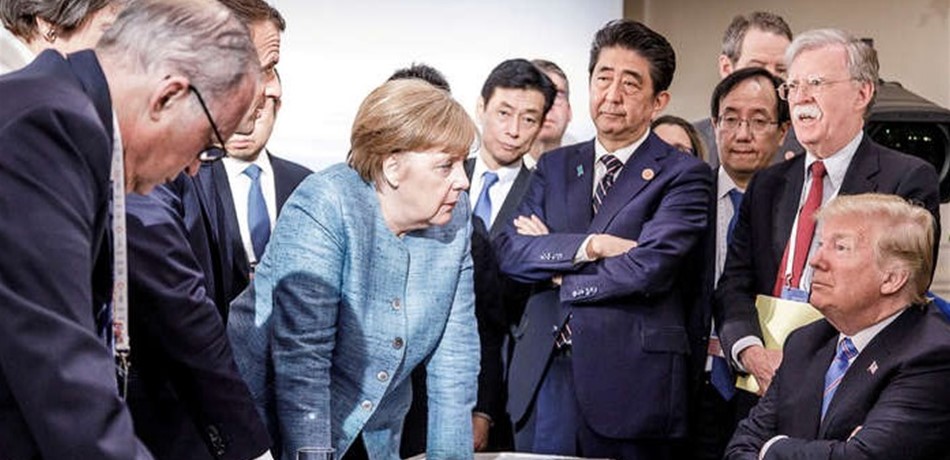 ترامب يعلّق على صورته المثيرة للجدل أثناء قمة G7