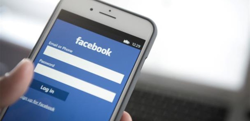 "فيسبوك" تمنع عرض إعلانات الأسلحة على القاصرين