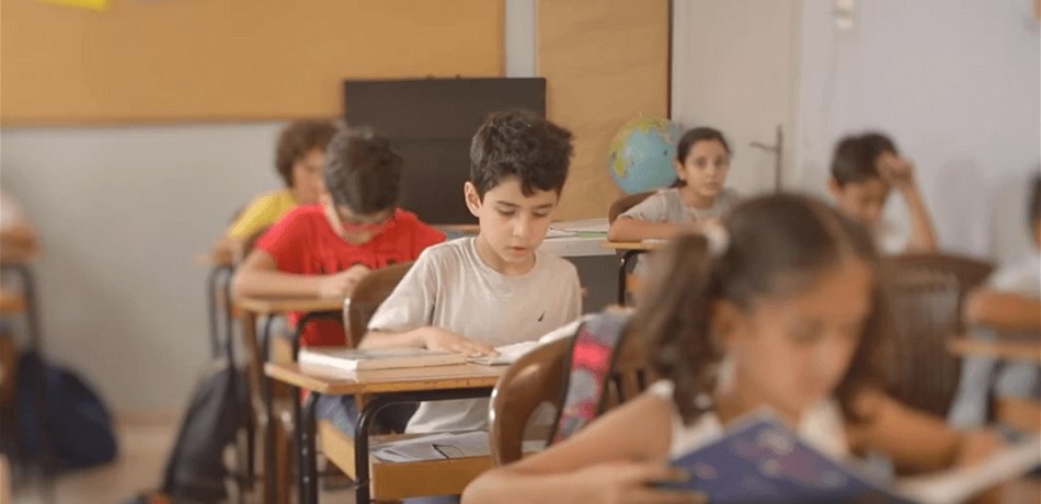 مدارس أقفلت أبوابها.. وكباش بين التلاميذ والإدارة للحصول على "carnet"!  